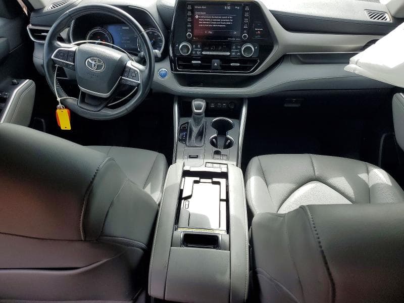 2022 TOYOTA HIGHLANDER HYBRID XLE 8