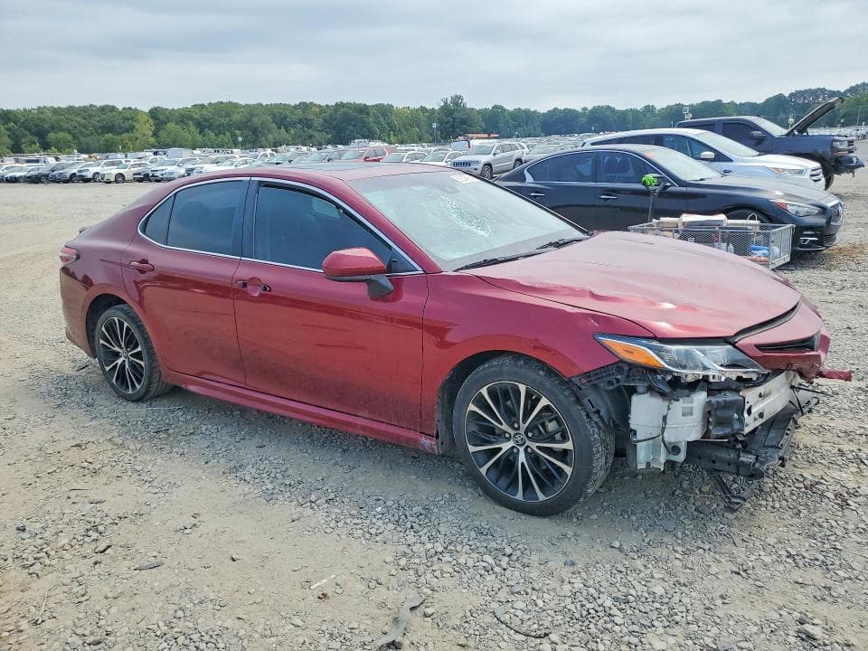 2018 TOYOTA CAMRY SE 4