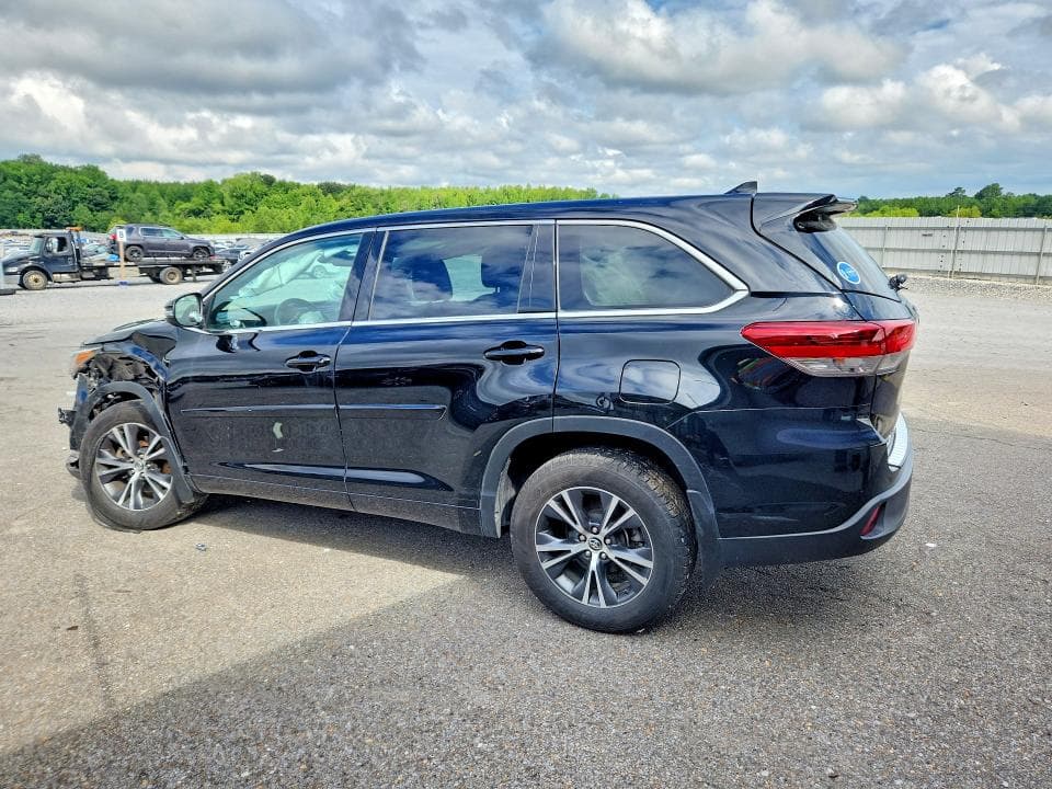 2017 TOYOTA HIGHLANDER LE PLUS 2