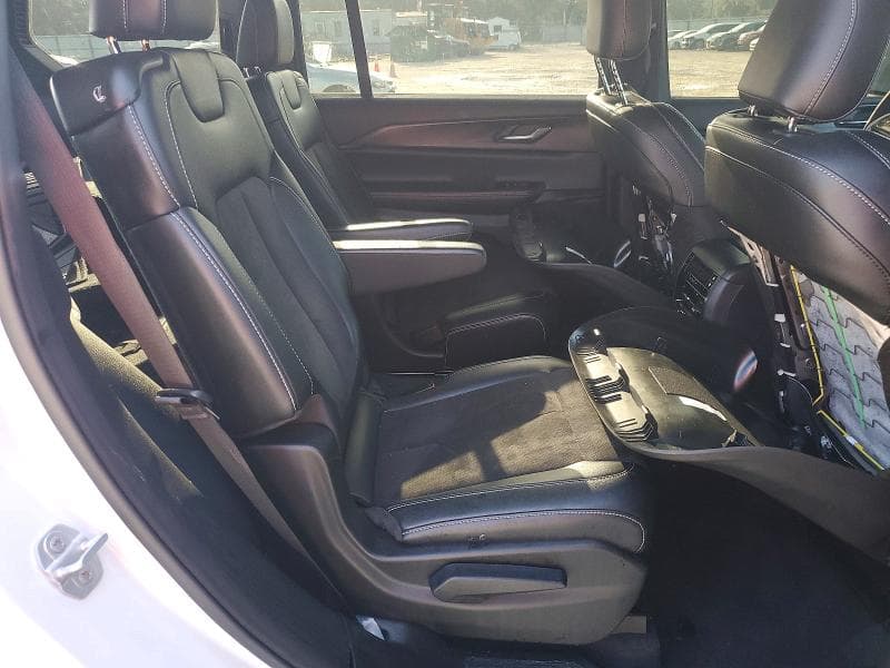 2024 JEEP GRAND CHEROKEE L LAREDO 10