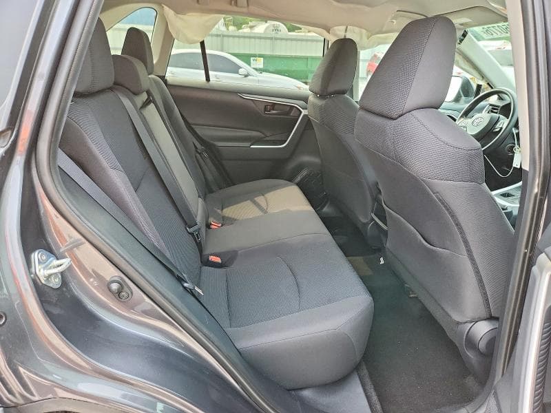 2019 TOYOTA RAV4 LE 11