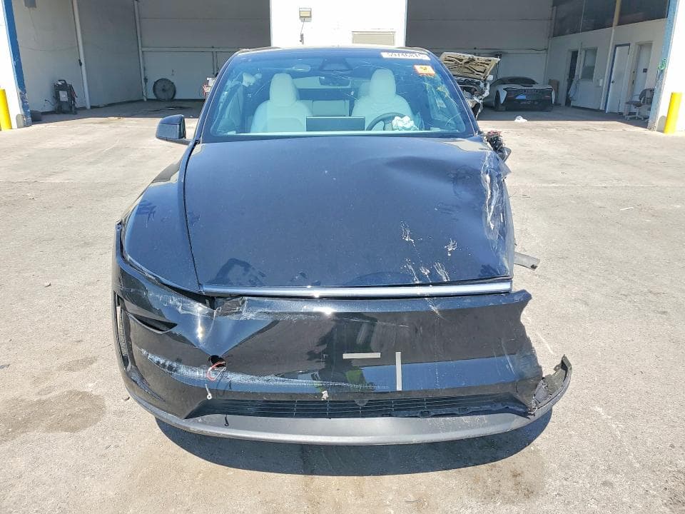 2026 TESLA MODEL Y 5