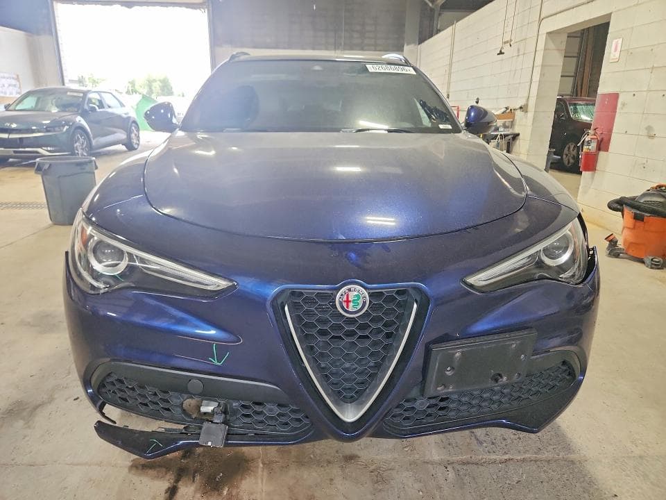 2018 ALFA ROMEO STELVIO TI SPORT 5
