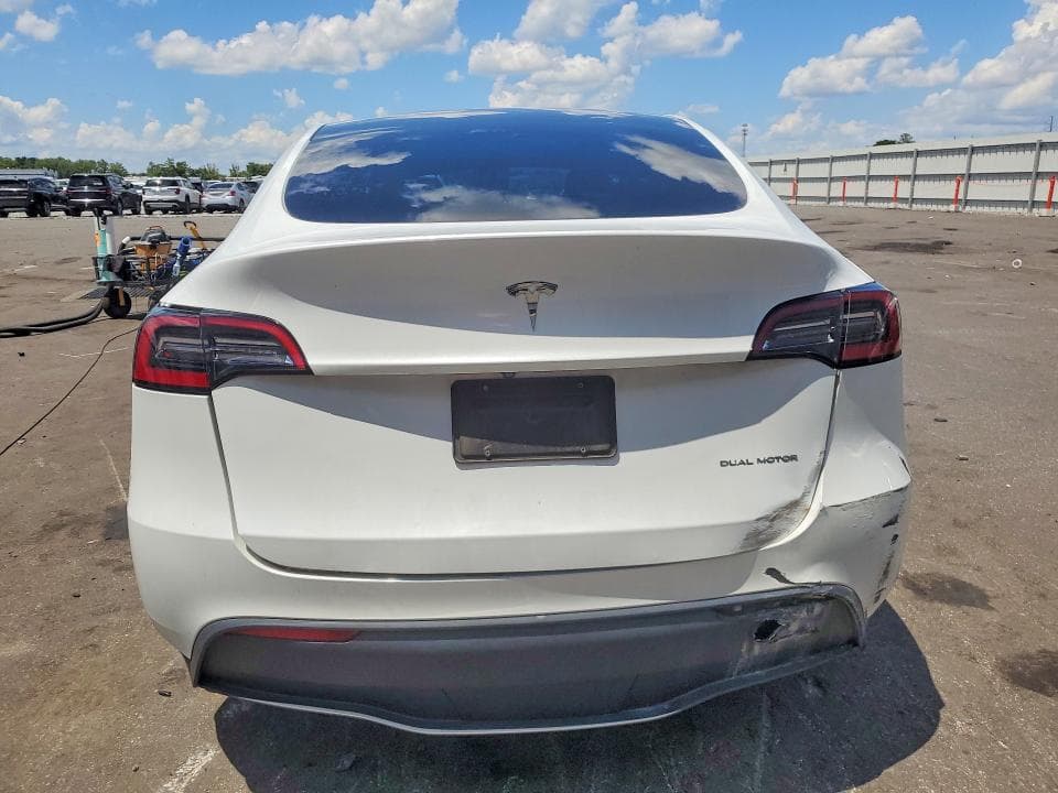 2023 TESLA MODEL Y 6