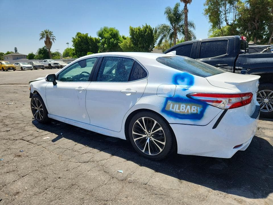 2020 TOYOTA CAMRY SE 2