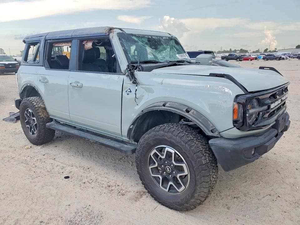 2024 FORD BRONCO OUTER BANKS 4
