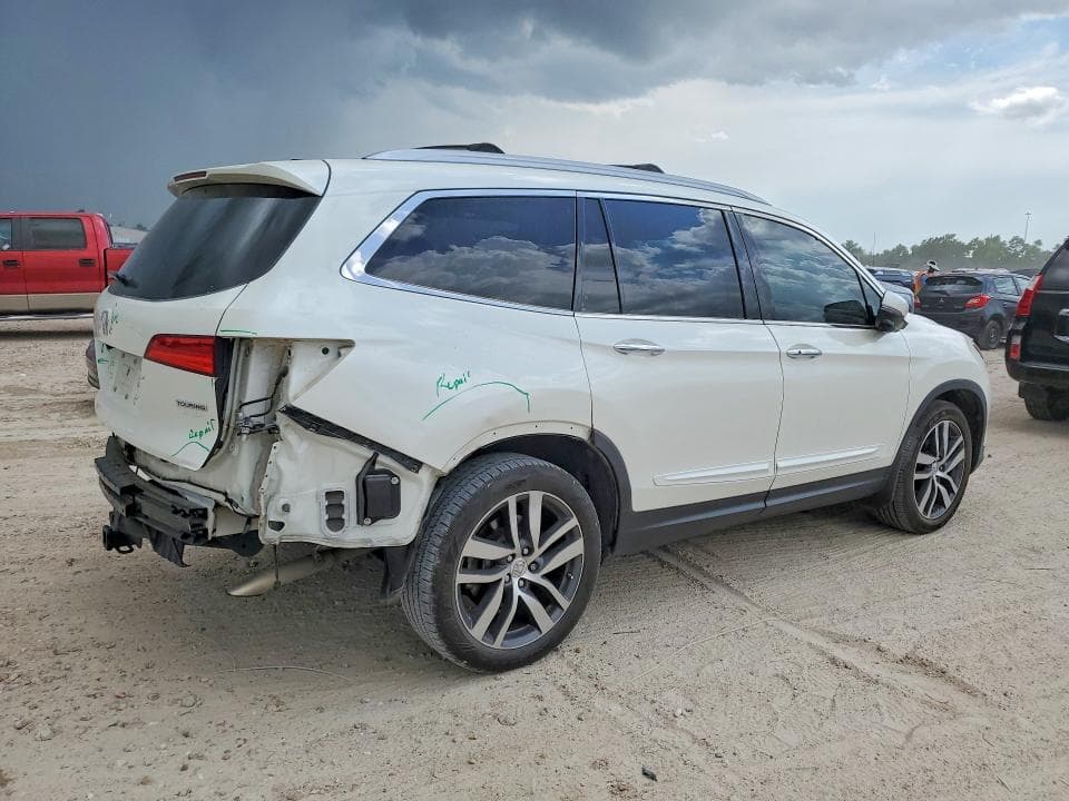 2017 HONDA PILOT TOURING 3