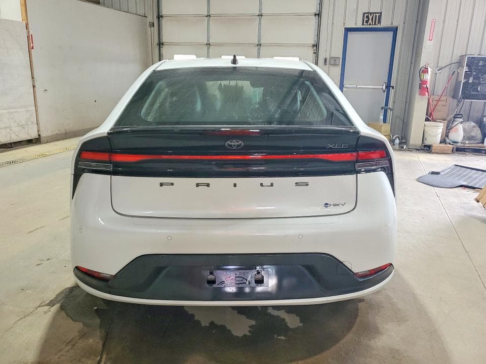 2024 TOYOTA PRIUS XLE 6