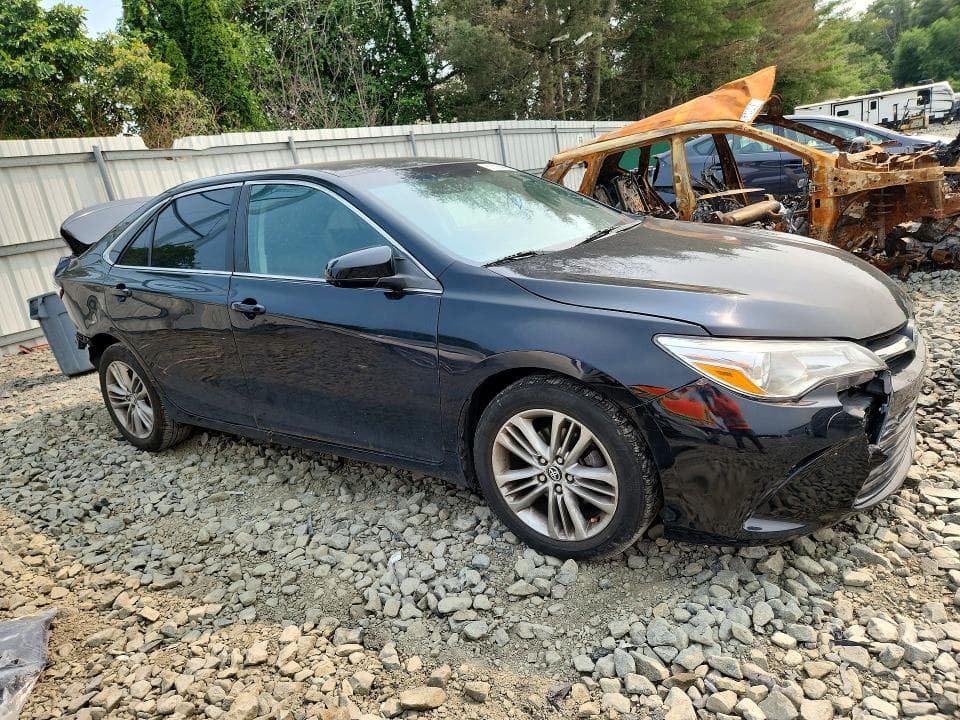 2017 TOYOTA CAMRY SE 4