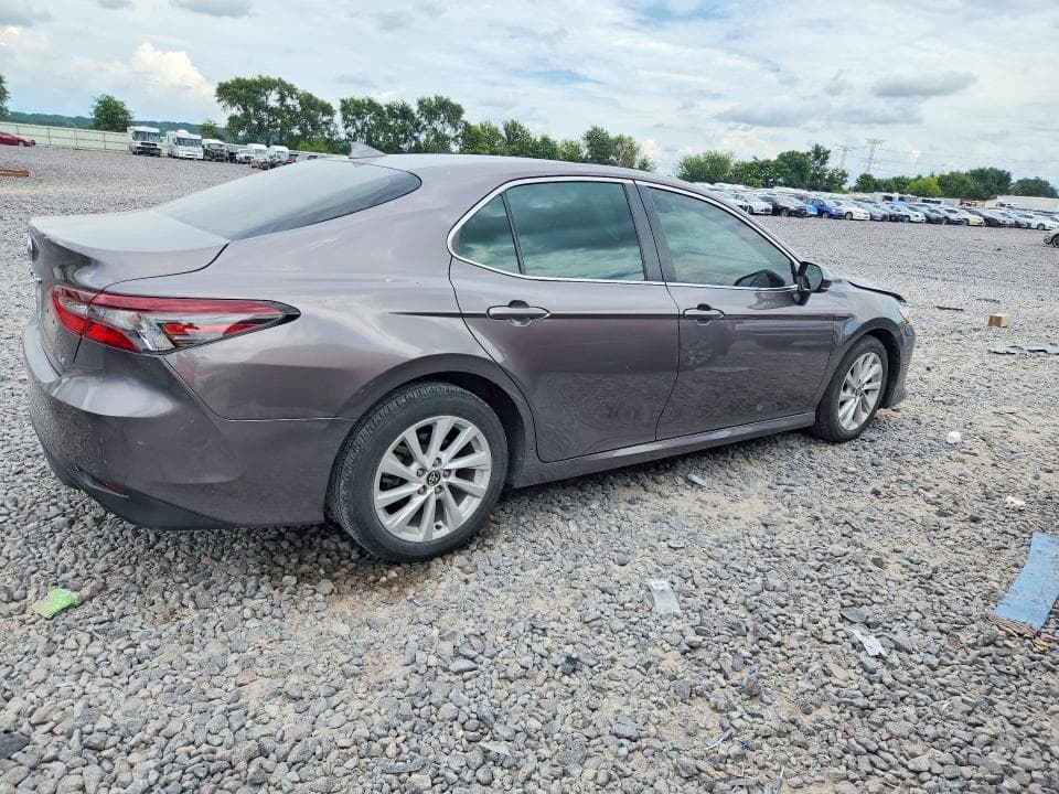 2022 TOYOTA CAMRY LE 3