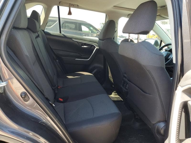 2019 TOYOTA RAV4 XLE 11