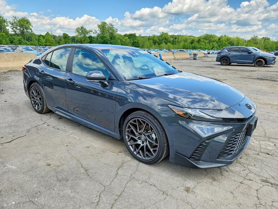 2026 TOYOTA CAMRY SE 4
