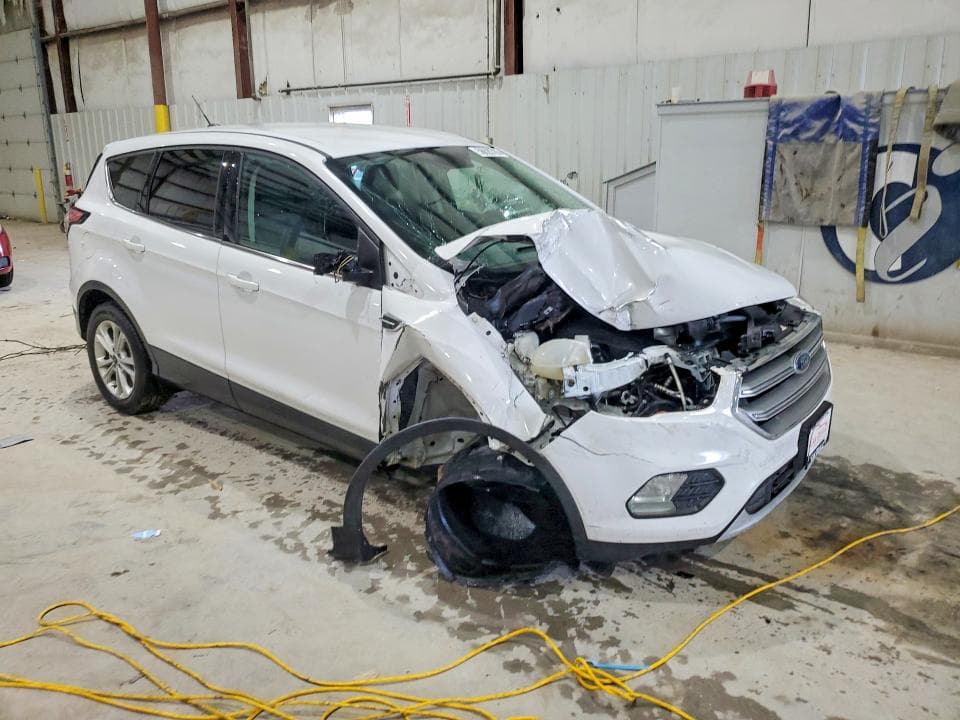 2017 FORD ESCAPE SE 4