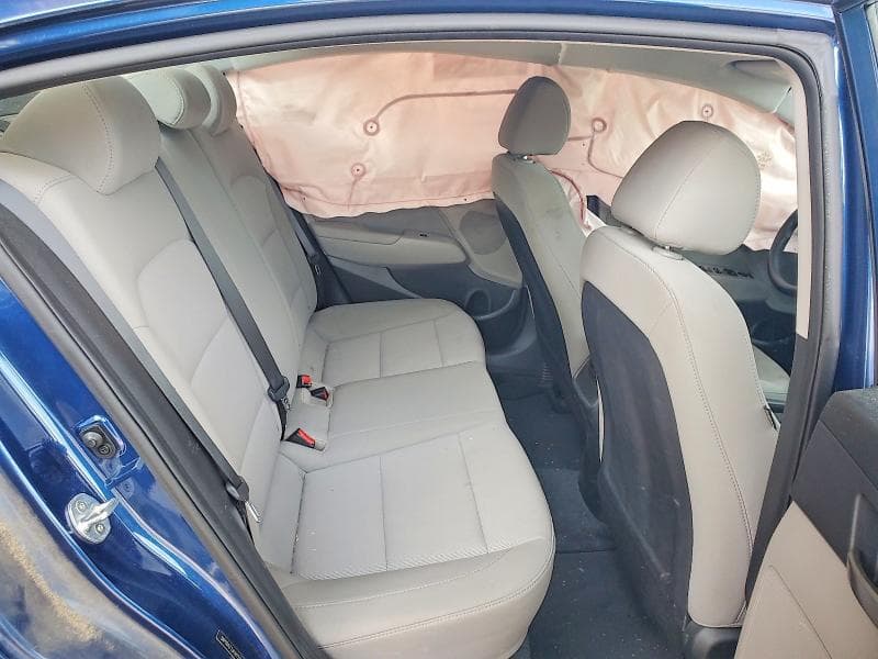 2018 HYUNDAI ELANTRA SEL 10