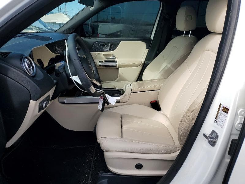 2025 MERCEDES-BENZ GLB 250 7