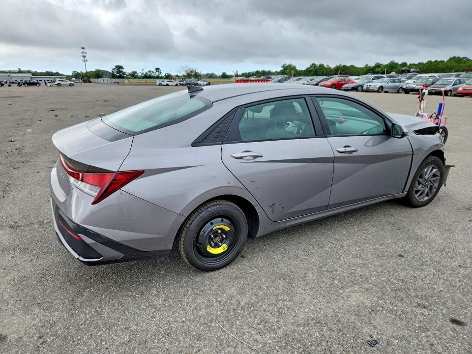 2024 HYUNDAI ELANTRA SEL 3