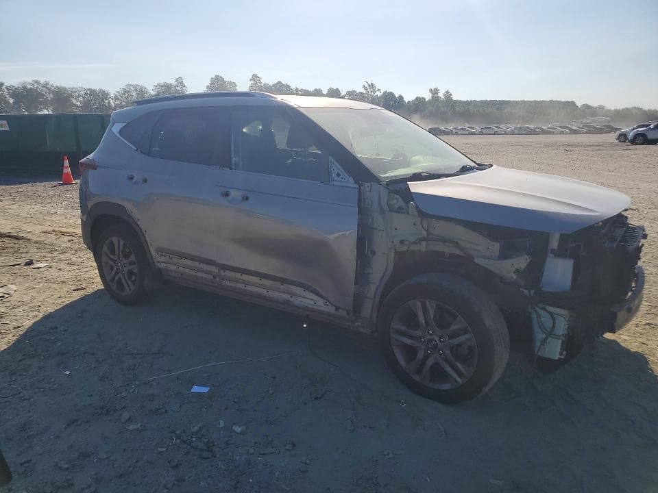 2021 KIA SELTOS S 4