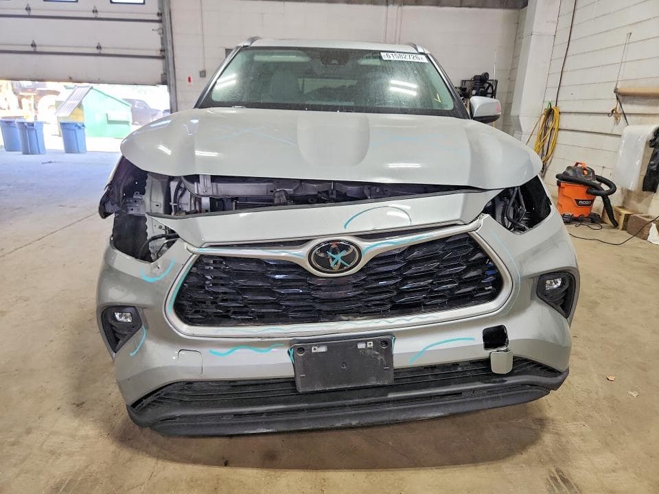 2021 TOYOTA HIGHLANDER XLE 5