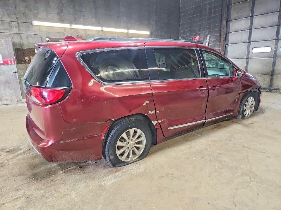 2019 CHRYSLER PACIFICA TOURING L 3