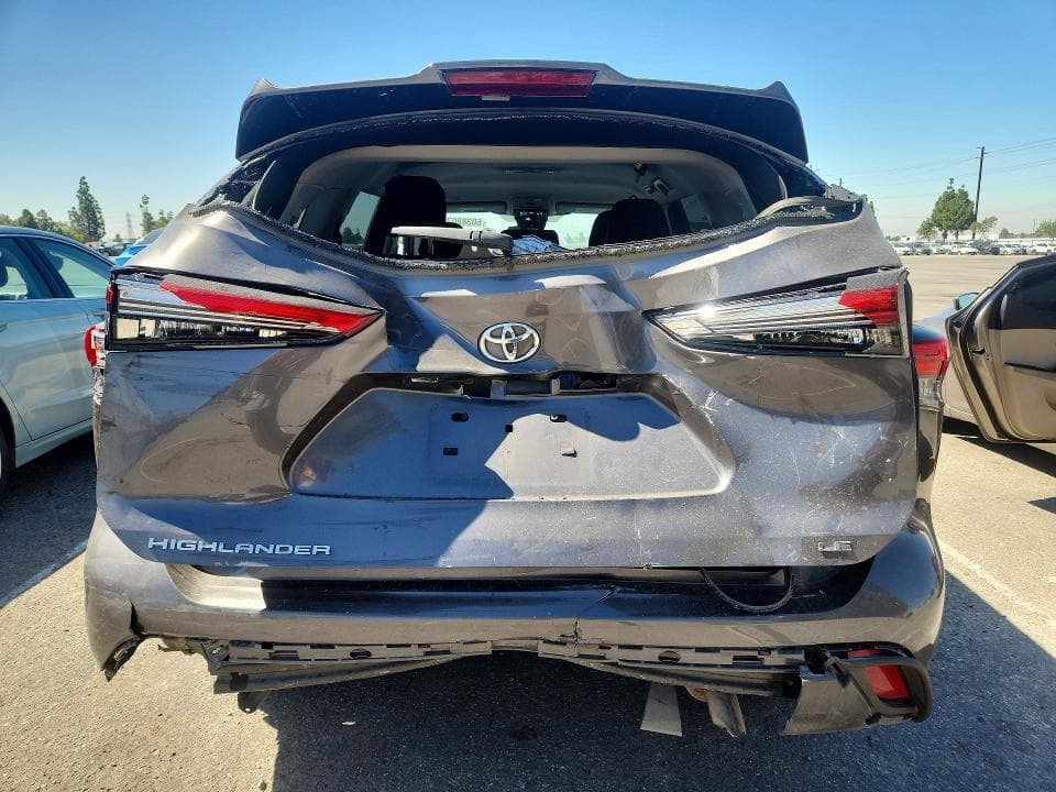 2022 TOYOTA HIGHLANDER LE 6