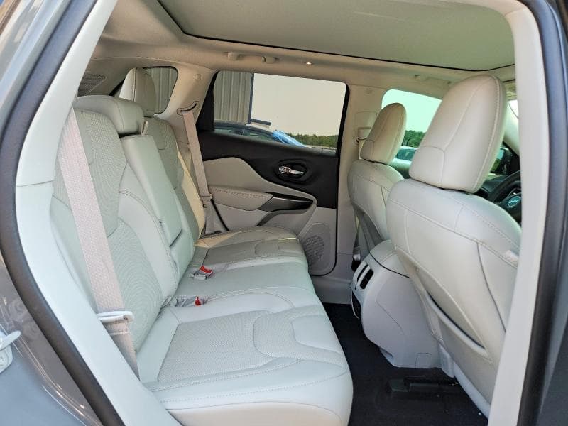 2022 JEEP CHEROKEE LATITUDE LUX 11