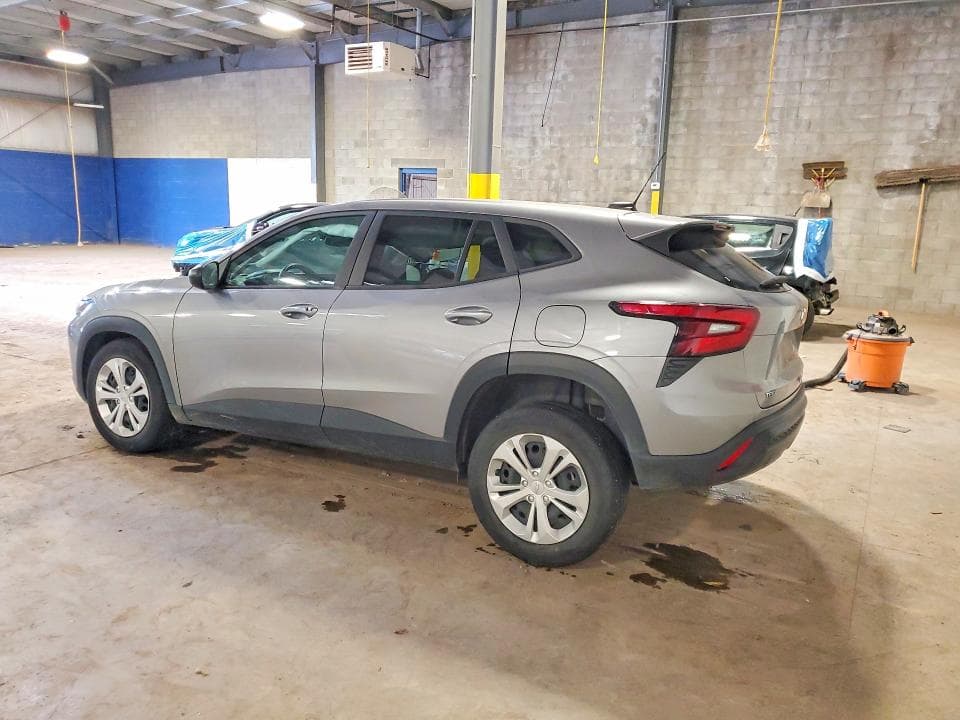 2024 CHEVROLET TRAX LS 2