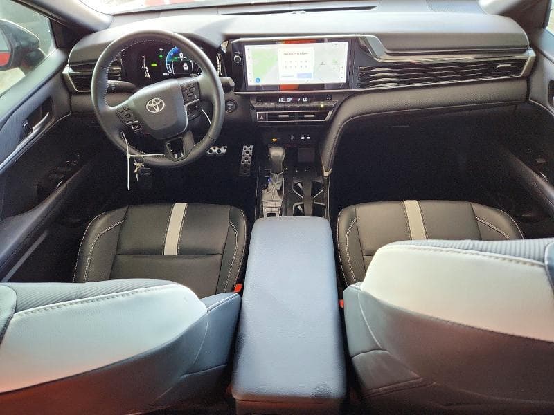 2025 TOYOTA CAMRY SE 8