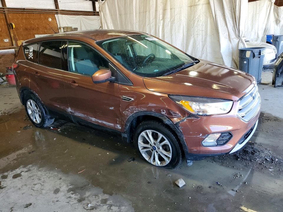 2017 FORD ESCAPE SE 4