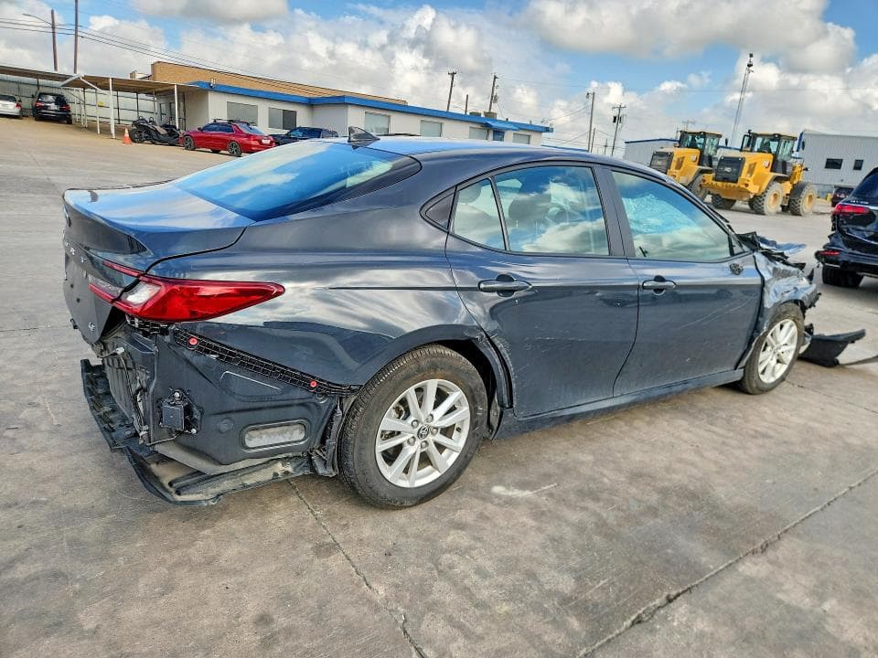 2025 TOYOTA CAMRY LE 3