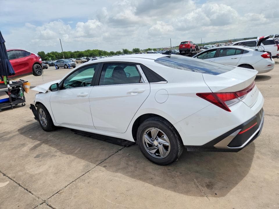 2024 HYUNDAI ELANTRA SE 2