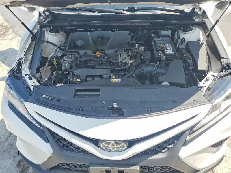 2019 TOYOTA CAMRY SE 11
