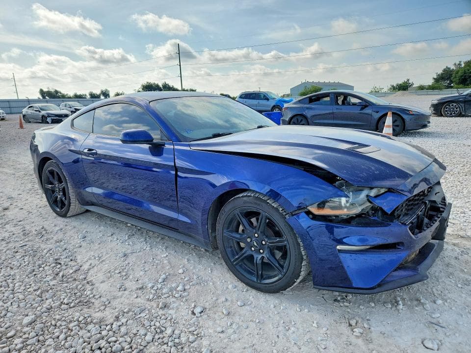 2020 FORD MUSTANG 4