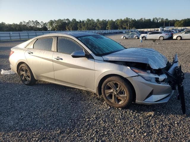 2022 HYUNDAI ELANTRA SEL 4