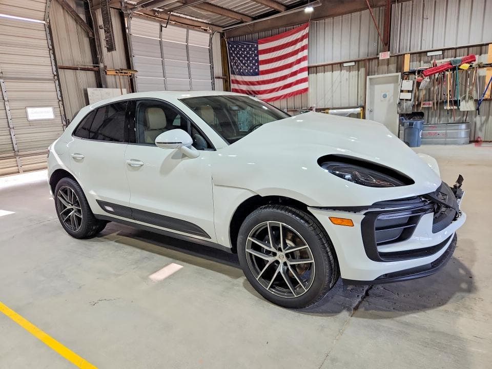 2026 PORSCHE MACAN T 4