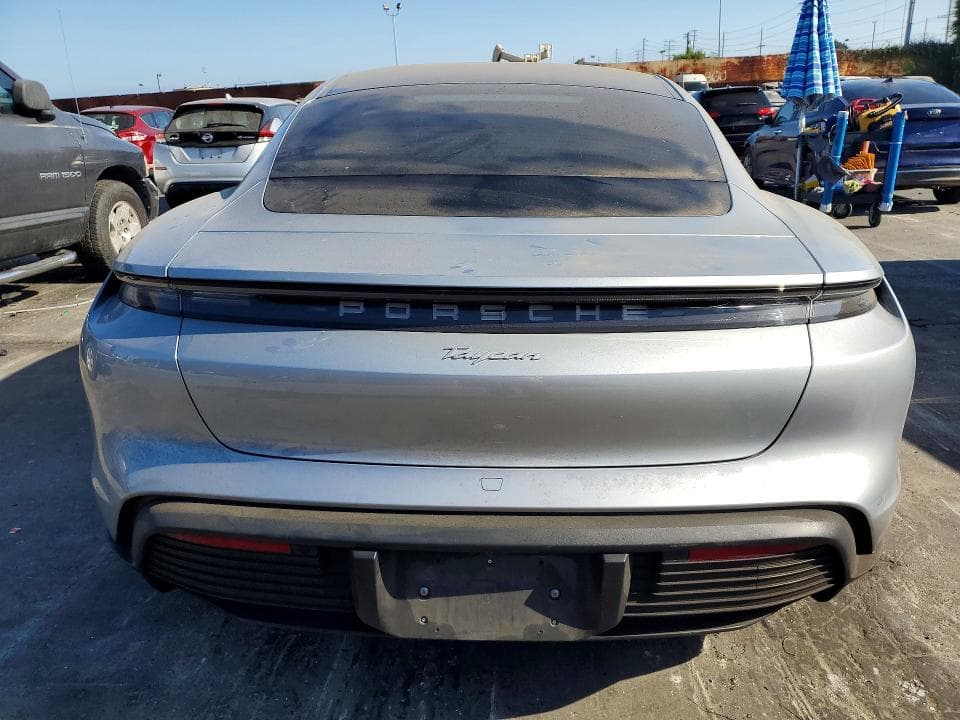 2024 PORSCHE TAYCAN 6