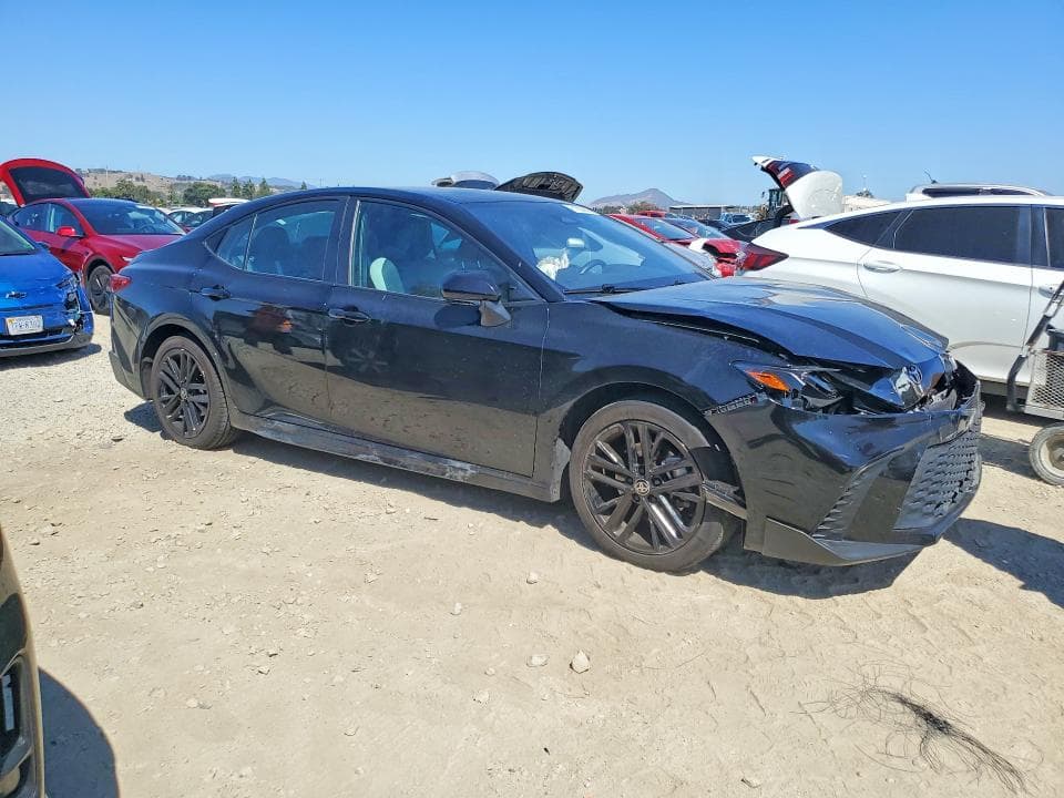 2025 TOYOTA CAMRY SE 4