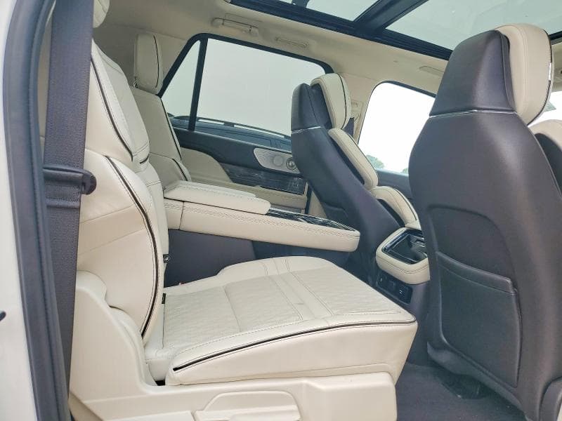2023 LINCOLN NAVIGATOR L BLACK LABEL 11