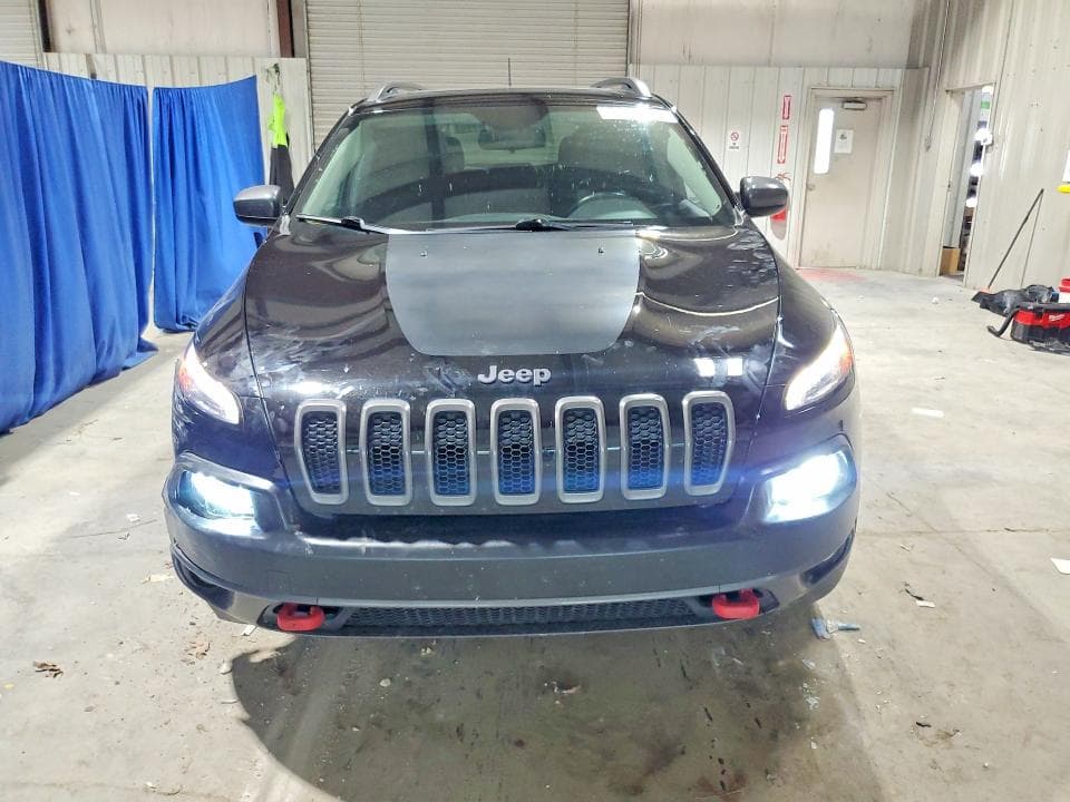 2017 JEEP CHEROKEE TRAILHAWK 5