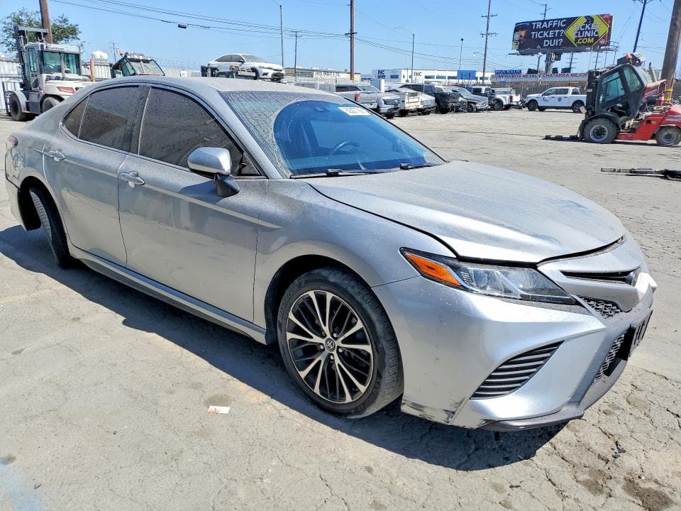 2018 TOYOTA CAMRY SE 4