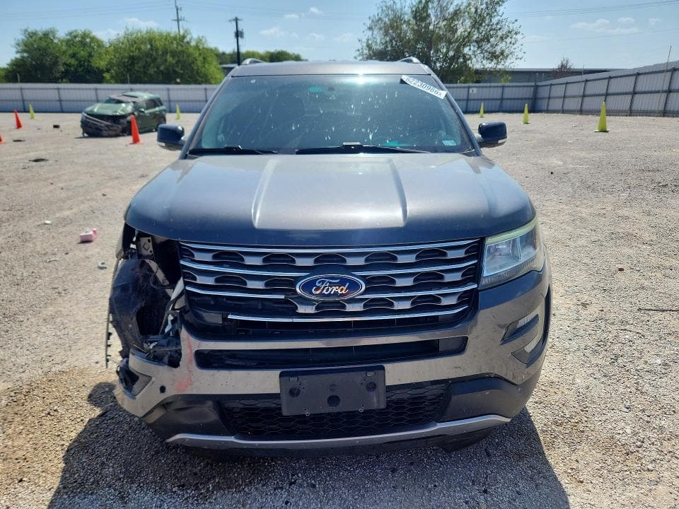 2017 FORD EXPLORER XLT 5