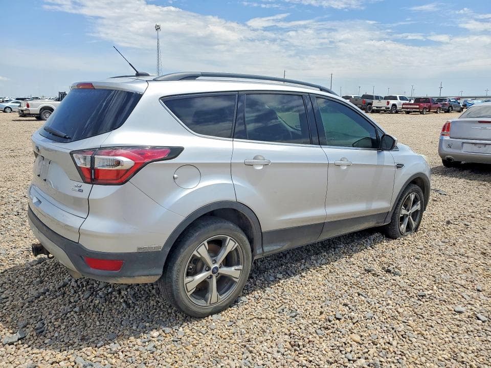 2017 FORD ESCAPE SE 3