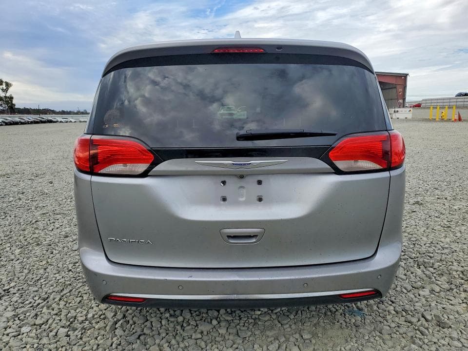 2019 CHRYSLER PACIFICA TOURING L 6