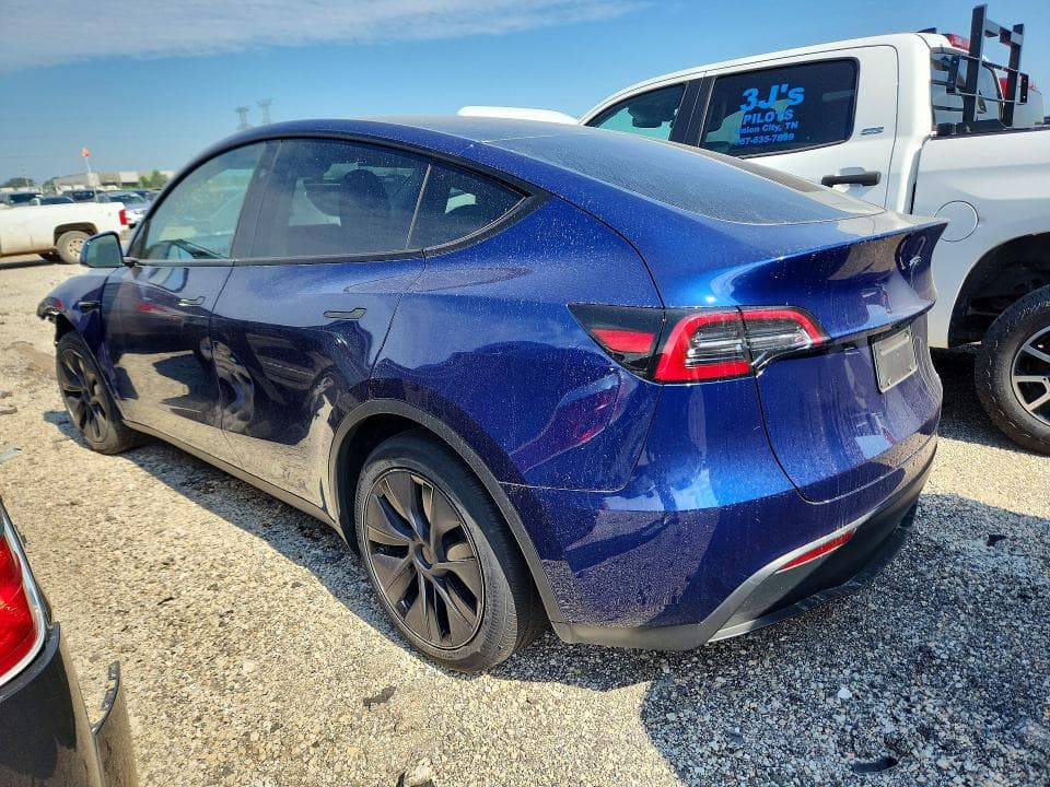 2025 TESLA MODEL Y 2