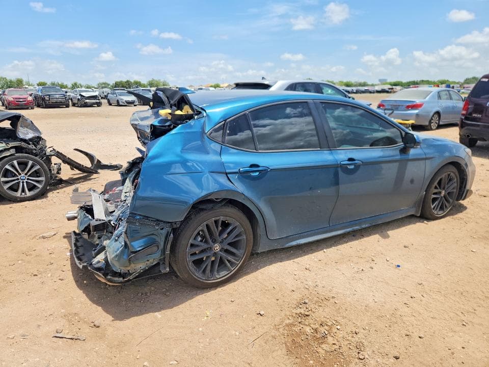 2025 TOYOTA CAMRY SE 3