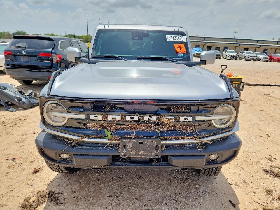 2024 FORD BRONCO OUTER BANKS 5