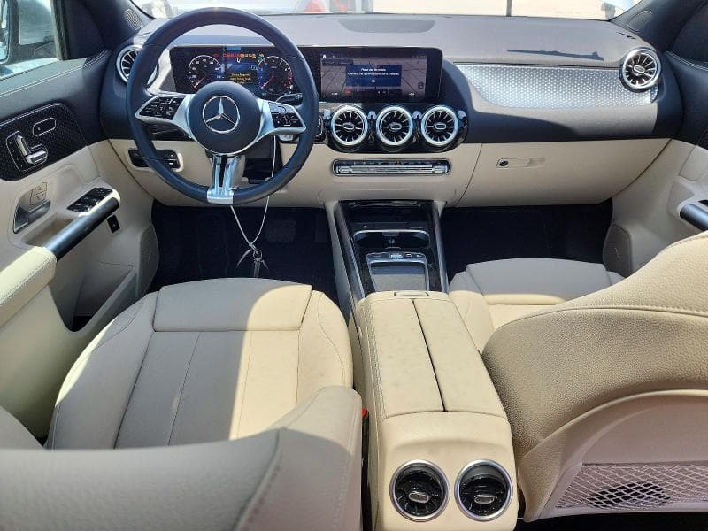 2025 MERCEDES-BENZ GLA 8