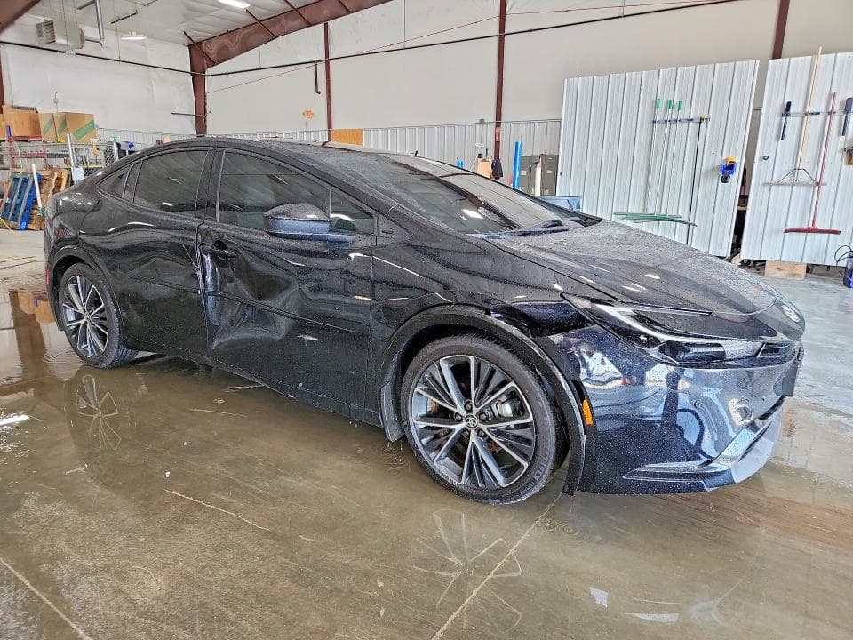 2026 TOYOTA PRIUS XLE 4