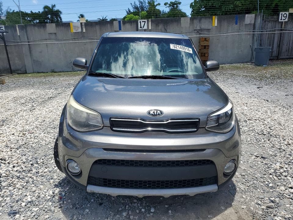 2019 KIA SOUL + 5