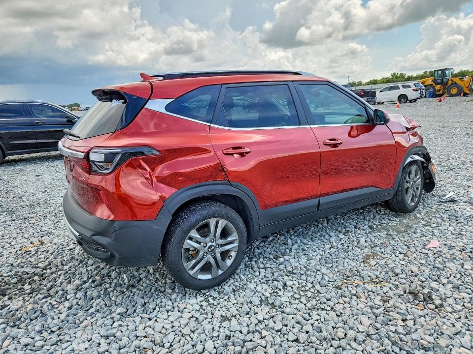 2021 KIA SELTOS S 3