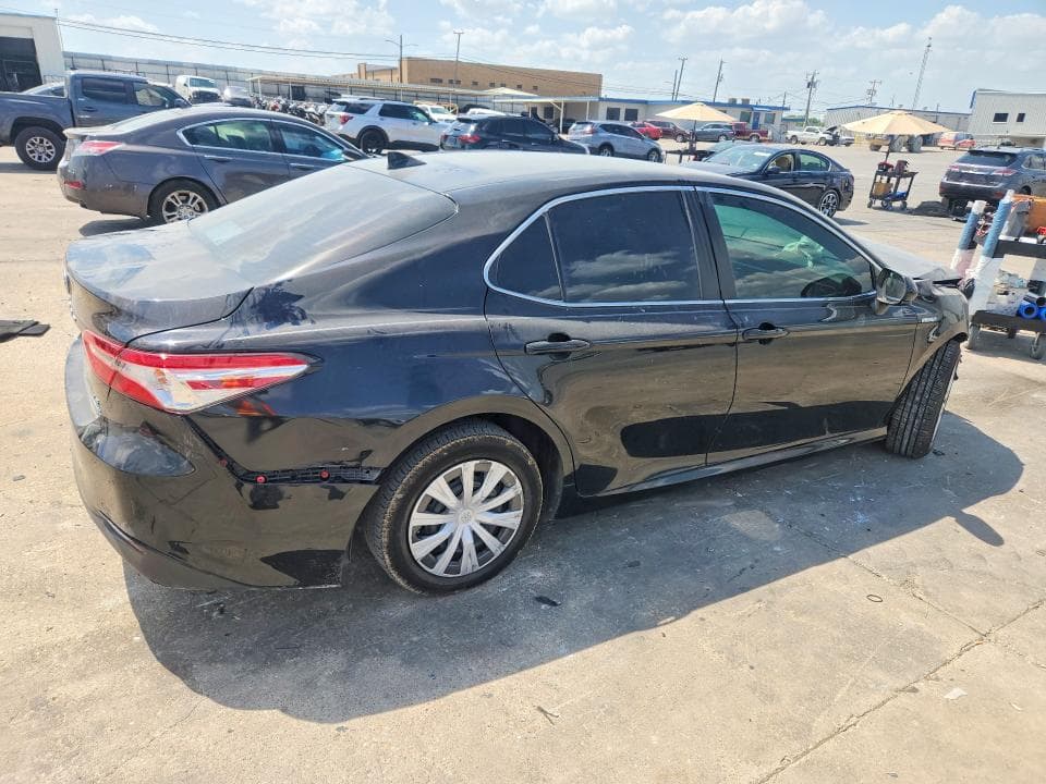 2020 TOYOTA CAMRY LE 3